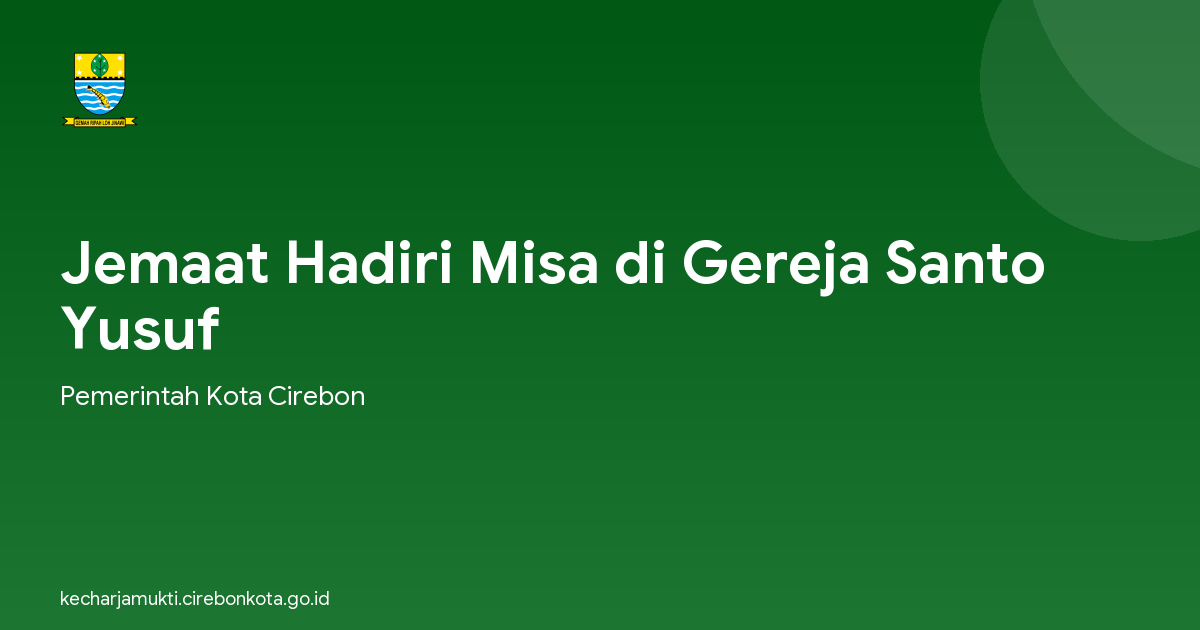 Jemaat Hadiri Misa di Gereja Santo Yusuf
