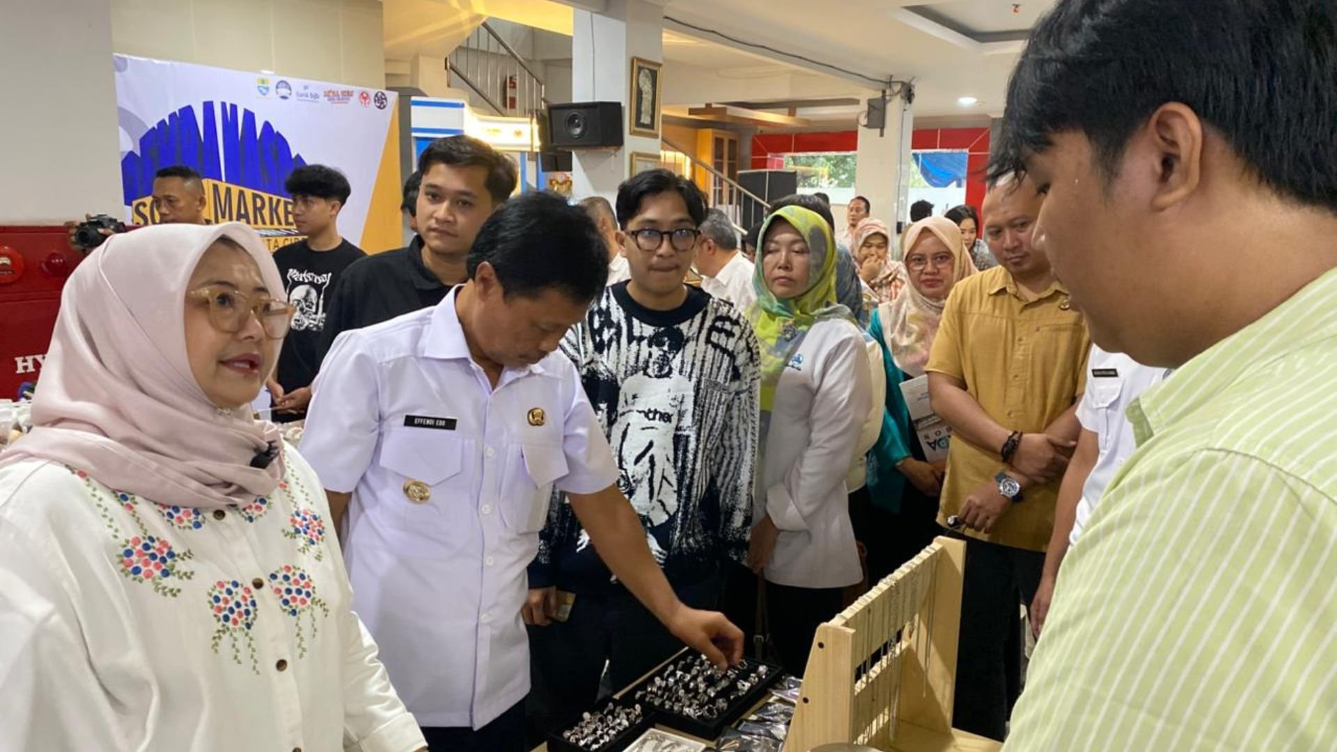 Bangkitkan Ekonomi Lokal, Dekranasda Scene Market 2026 Hadirkan Inovasi Kreatif di Mall UMKM