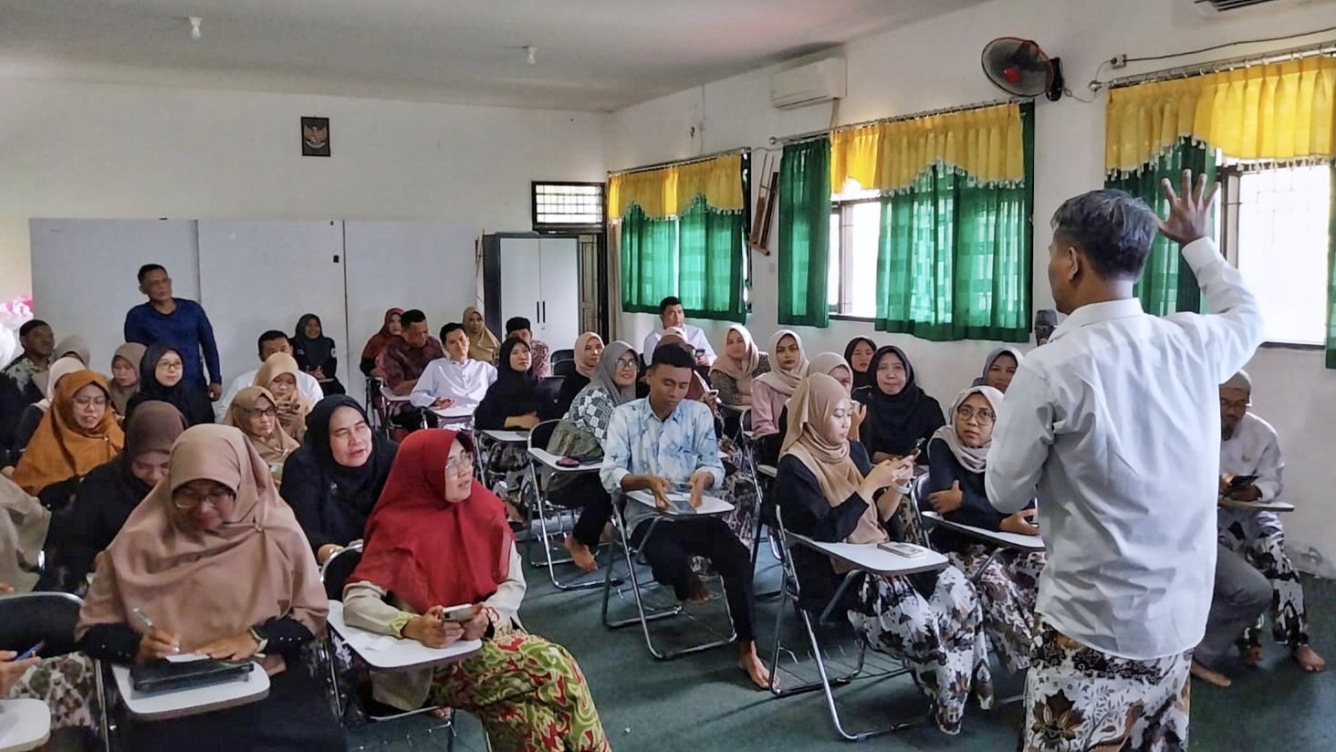 DKIS Kota Cirebon Sosialisasikan TTE di SMPN 4, Percepat Transformasi Digital Sektor Pendidikan