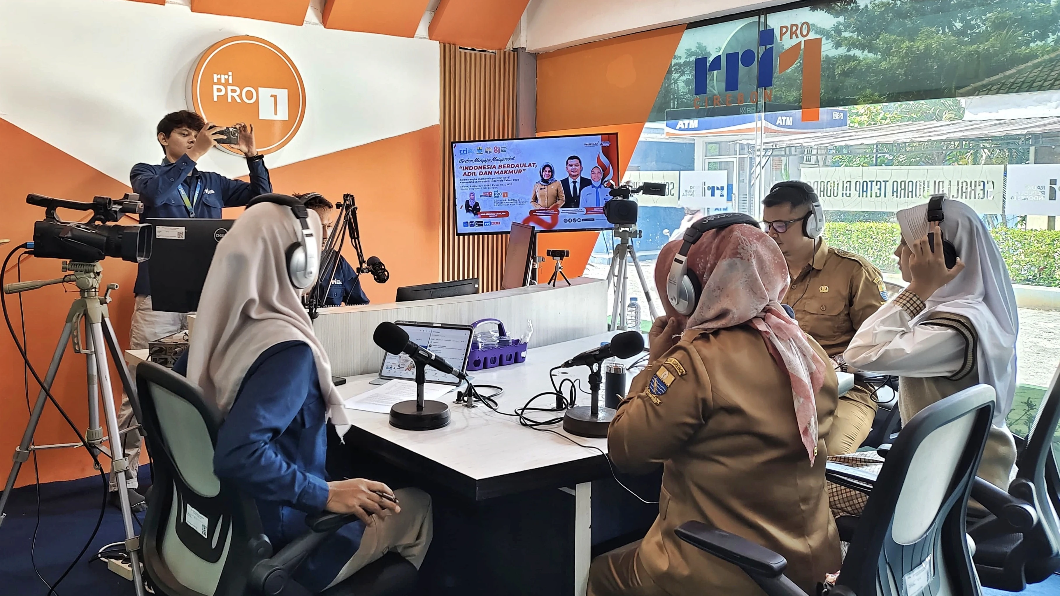 Kolaborasi DKIS Kota Cirebon dan RRI Hadirkan Dialog "Cirebon Menyapa Masyarakat", Angkat Semangat HUT ke-81 RI