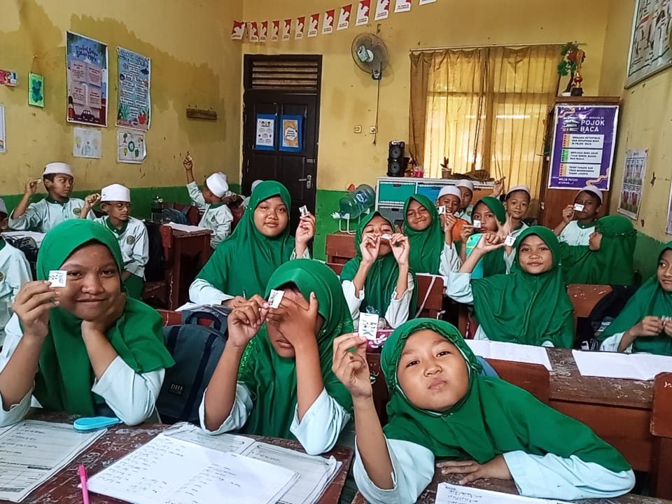 Distribusi Obat Cacing di Wilayah Kelurahan Sukapura