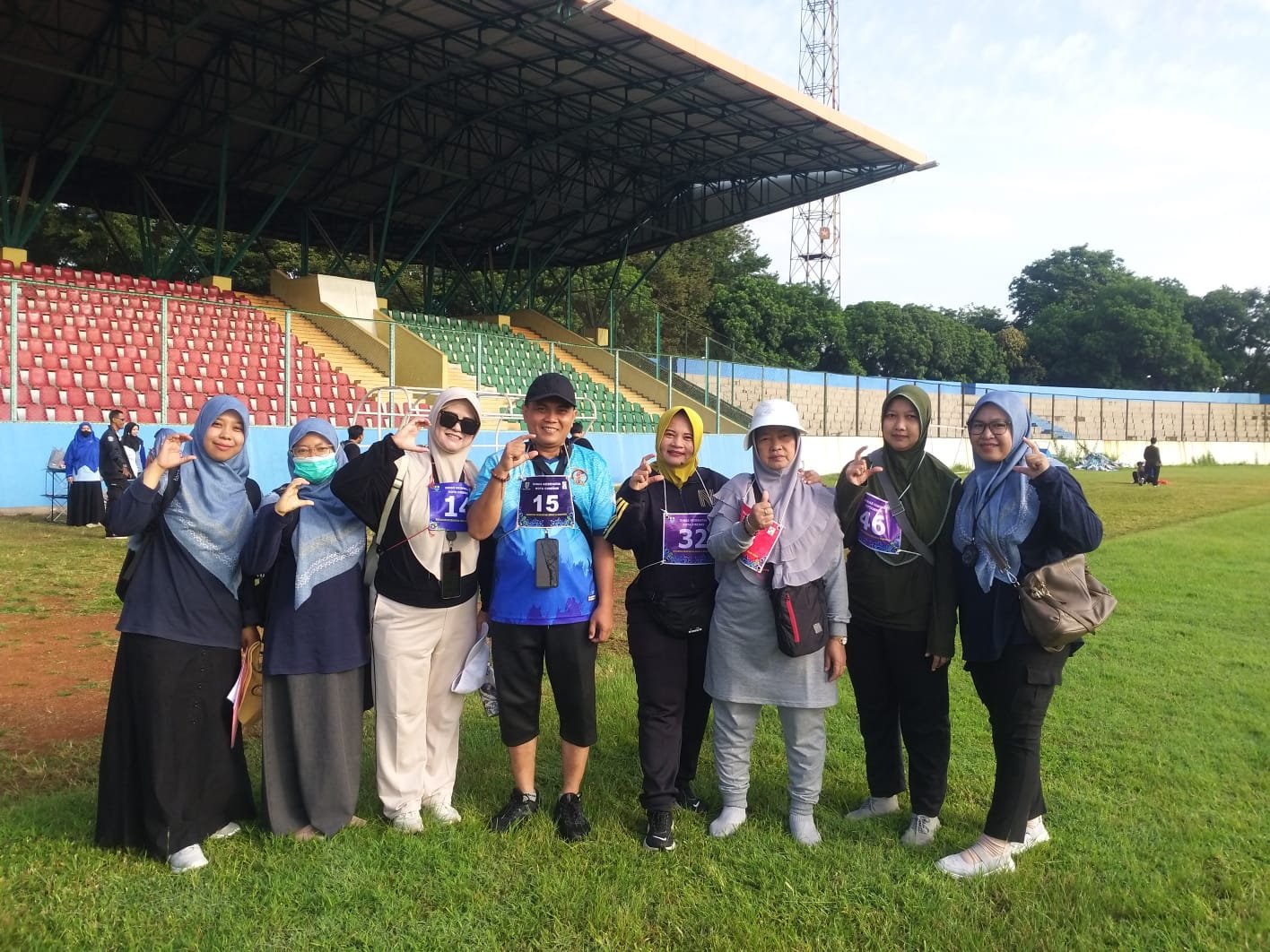 KEGIATAN KEBUGARAN JASMANI CALON JAMAAH HAJI TAHUN 2026 DI STADION BIMA KOTA CIREBON