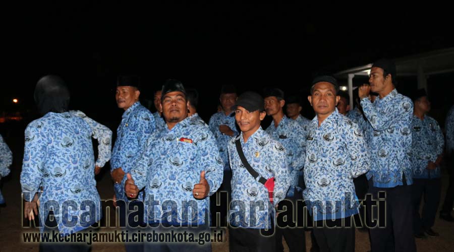 Pegawai Kecamatan dan Kelurahan Se Kecamatan Harjamukti Mengikuti Upacara Taptu dan Renungan Suci Dalam Rangakaian Dirgahayu Republik Indonesia Ke-74